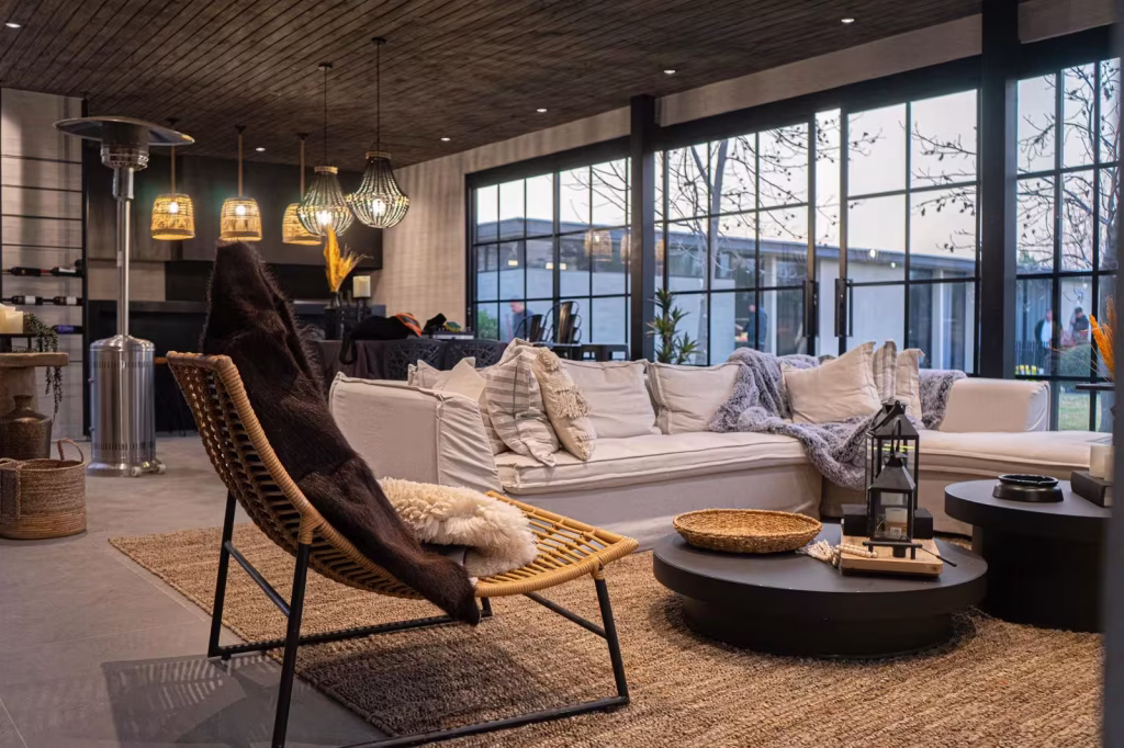 Revestimiento de Hormigón Visto Tableado
Es ideal para proyectos contemporáneos, tanto en interiores como en
exteriores.